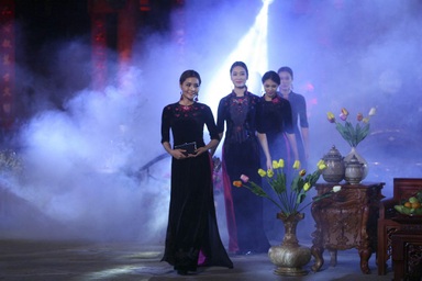 Những khoảnh khắc ấn tượng trong đêm Lễ hội Áo dài 2016