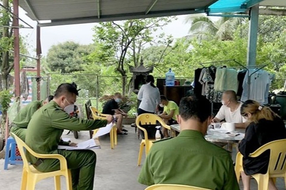 Hải Dương: 4 chuyên gia người Trung Quốc tự ý rời khỏi nơi cách ly y tế - 1 Hải Dương: 4 chuyên gia người Trung Quốc tự ý rời khỏi nơi cách ly y tế - 1