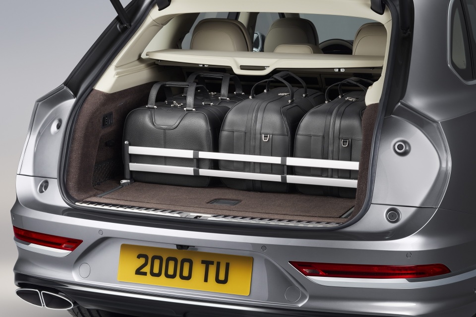 Bentley Bentayga sang chảnh cũng có thể thồ hàng như xe cỏ - 6 Bentley Bentayga sang chảnh cũng có thể thồ hàng như xe cỏ - 6
