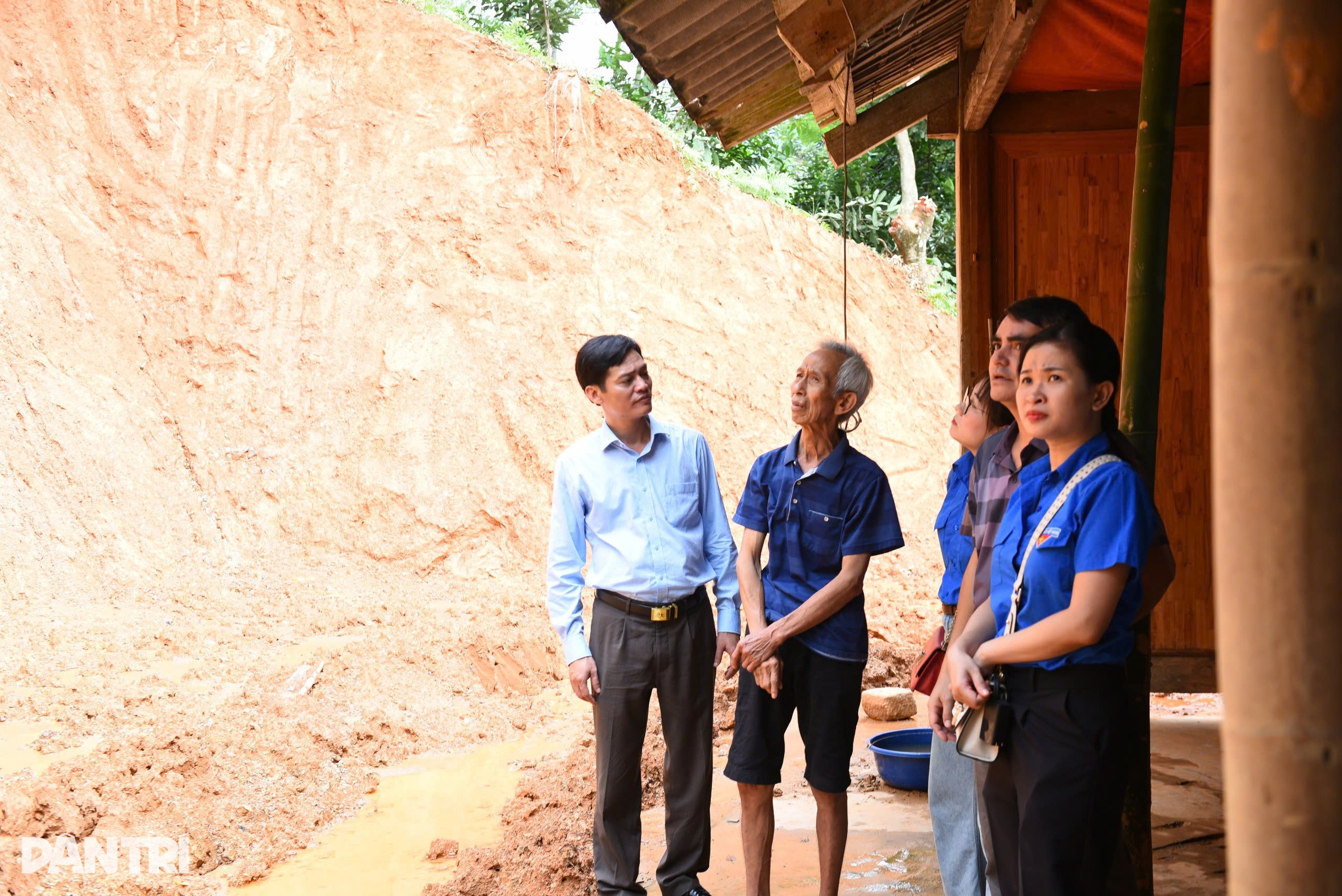 Tuổi trẻ Bộ LĐ-TBXH góp sức tái thiết cuộc sống vùng sạt lở tại Lào Cai - 15 Tuổi trẻ Bộ LĐ-TBXH góp sức tái thiết cuộc sống vùng sạt lở tại Lào Cai - 15