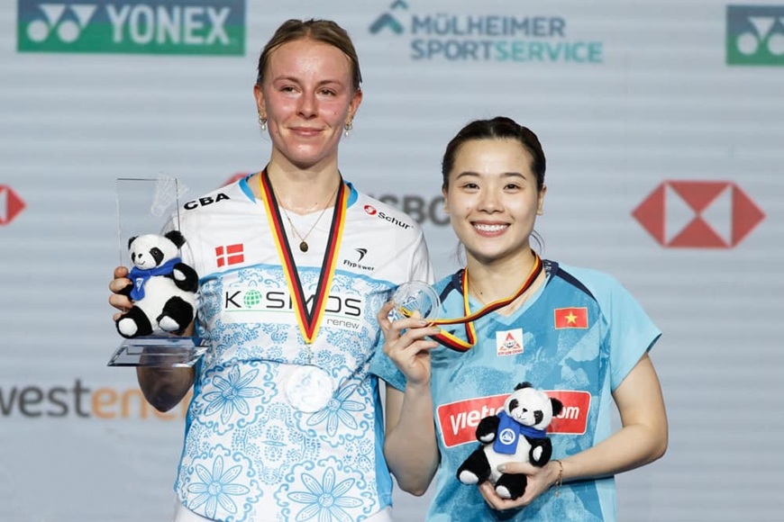 ជូនពរឆ្នាំថ្មីរបស់កីឡាការិនីវាយកូនបាល់នារីលេខមួយវៀតណាម Nguyen Thuy Linh - ៣ Điều ước đầu năm mới của tay vợt nữ số một Việt Nam Nguyễn Thùy Linh - 3