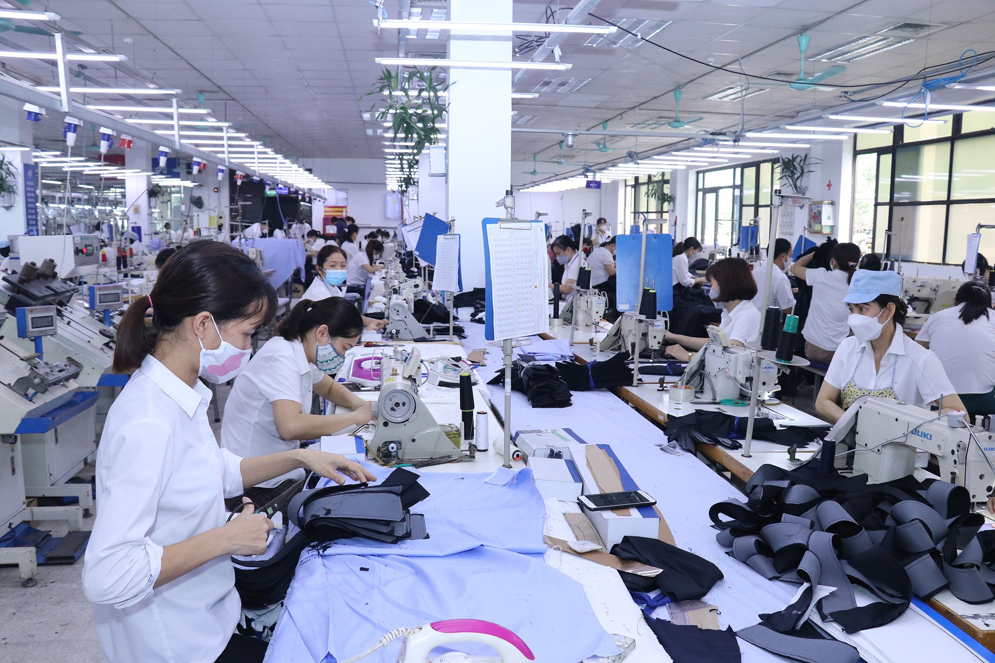 Tăng giờ làm thêm, chưa bao giờ dễ tìm đồng thuận! - 9 Tăng giờ làm thêm, chưa bao giờ dễ tìm đồng thuận! - 9