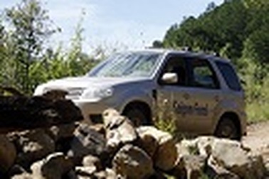 Escape lên rừng xuống biển