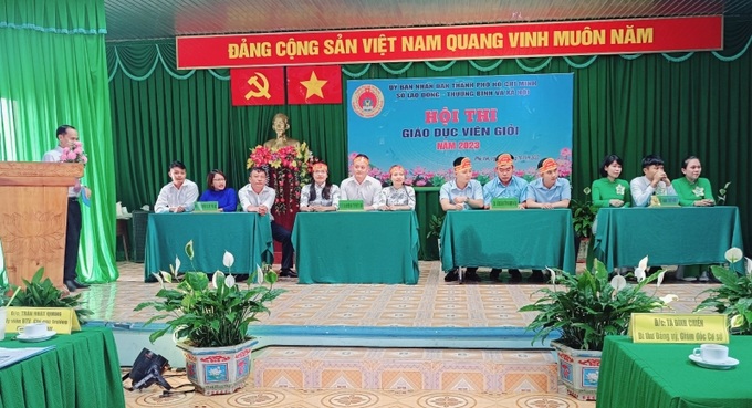 Các đội dự thi.
