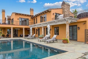 Choáng ngợp với biệt thự cổ nằm giữa vườn nho có giá tới 284 tỷ