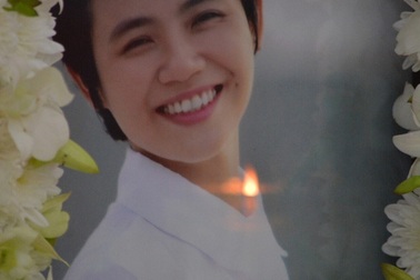 Cô gái trẻ đam mê nghệ thuật bị bệnh ung thư máu đã mãi mãi ra đi