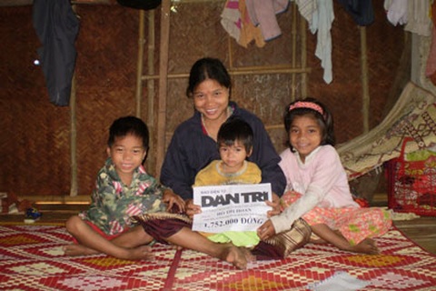 Đem tết đến mái tranh mẹ con chị Hồ Thị Hoan