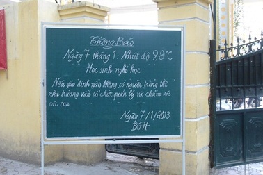 Học sinh nghỉ học tránh rét, trường học lo dạy bù