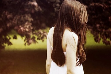 Cạm bẫy khi teen nữ “dạt” nhà đi “bụi”