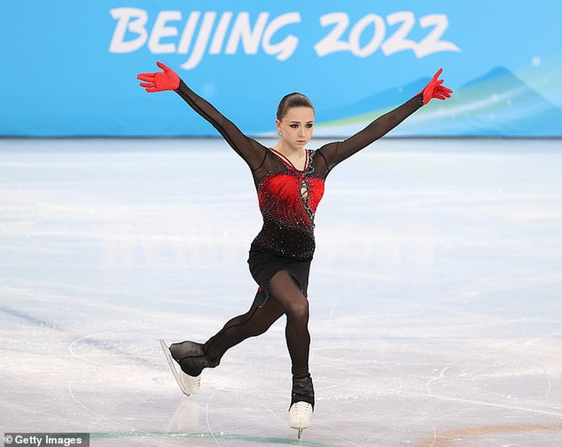 Thieu-nu-Nga-lam-nen-lich-su-Olympic-vuong-be-boi-khien-doi-Nga-bi-hoan-trao-HCV-valieva-1644458122-568-width634height505.jpg