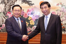 Chủ tịch Quốc hội Vương Đình Huệ hội kiến Chủ tịch Chính hiệp Trung Quốc