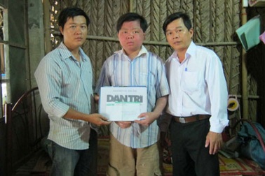 Hơn 56 triệu đồng đến với cậu bé mồ côi mắc bệnh lạ