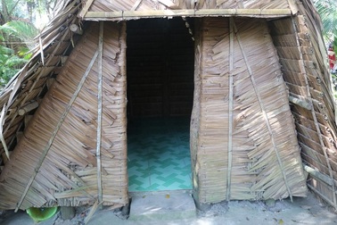 Bé gái 15 tuổi tố 3 thanh niên "ăn trái cấm"