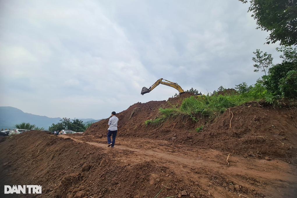 Phó Thủ tướng Lê Văn Thành kiểm tra tuyến đường bị dịch chuyển 6m - 2 Phó Thủ tướng Lê Văn Thành kiểm tra tuyến đường bị dịch chuyển 6m - 2