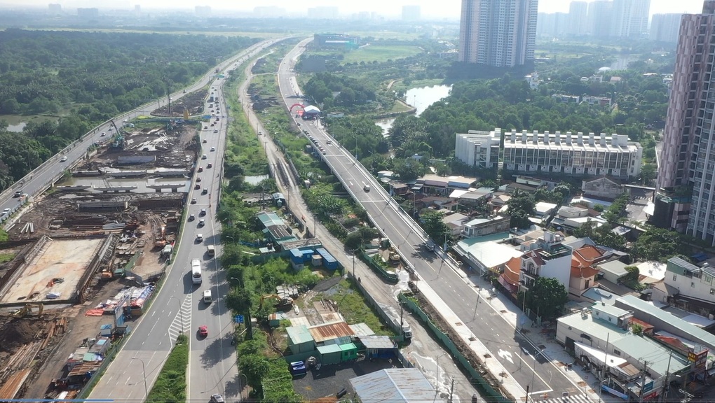 Thông xe tuyến đường giảm kẹt xe ở cửa ngõ phía đông TPHCM - 1 Thông xe tuyến đường giảm kẹt xe ở cửa ngõ phía đông TPHCM - 1