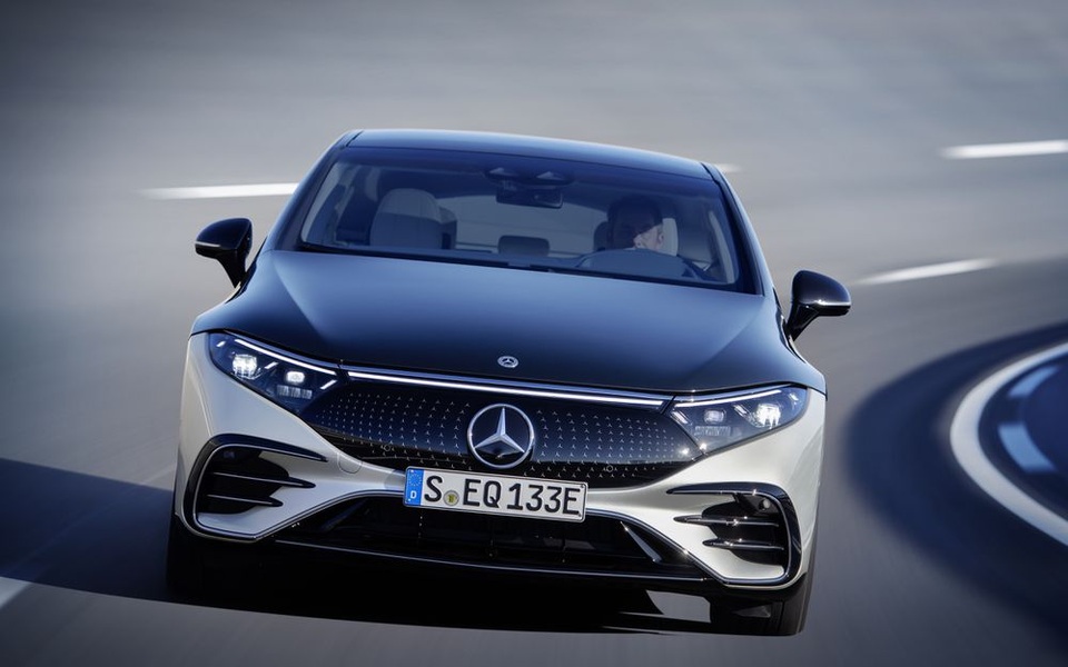 Xe chạy điện hạng sang Mercedes-Benz EQS trình làng với thiết kế ấn tượng - 12 Xe chạy điện hạng sang Mercedes-Benz EQS trình làng với thiết kế ấn tượng - 12