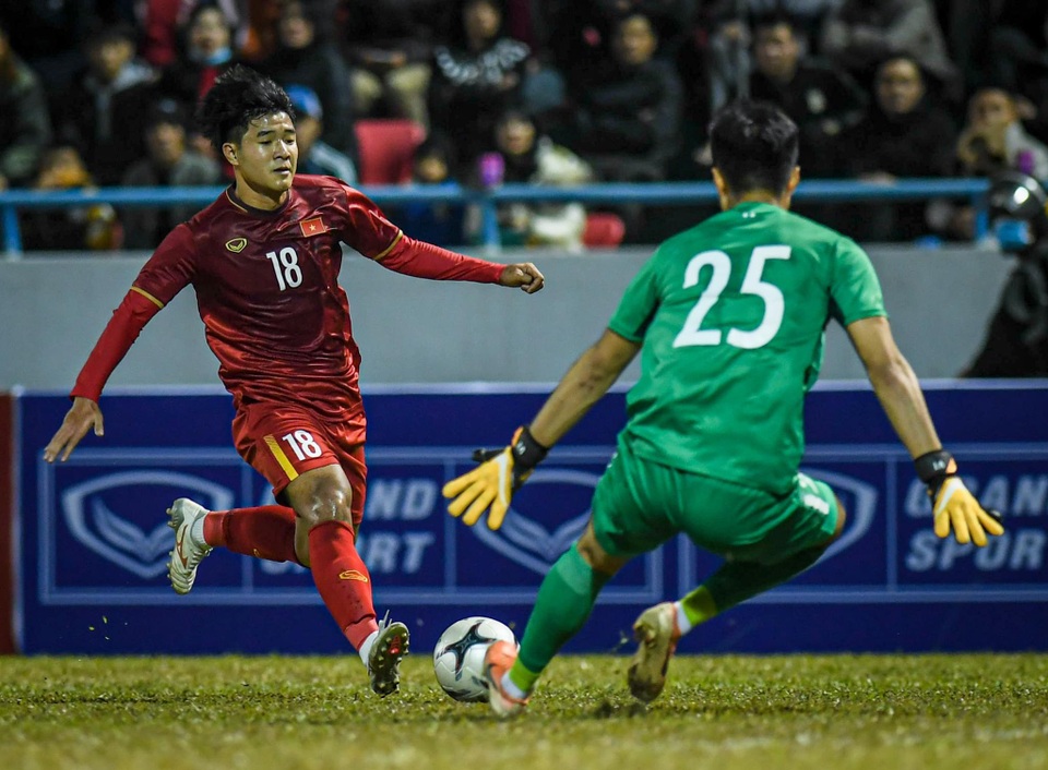 Tuyển Việt Nam 3-2 U22 Việt Nam: Văn Quyết, Đức Chinh ghi bàn - 4 Tuyển Việt Nam 3-2 U22 Việt Nam: Văn Quyết, Đức Chinh ghi bàn - 4
