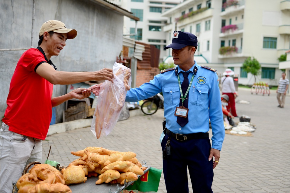 Chàng trai Sài Gòn chuyên làm bánh mì cá sấu, ngựa khổng lồ - 16 Chàng trai Sài Gòn chuyên làm bánh mì cá sấu, ngựa khổng lồ - 16