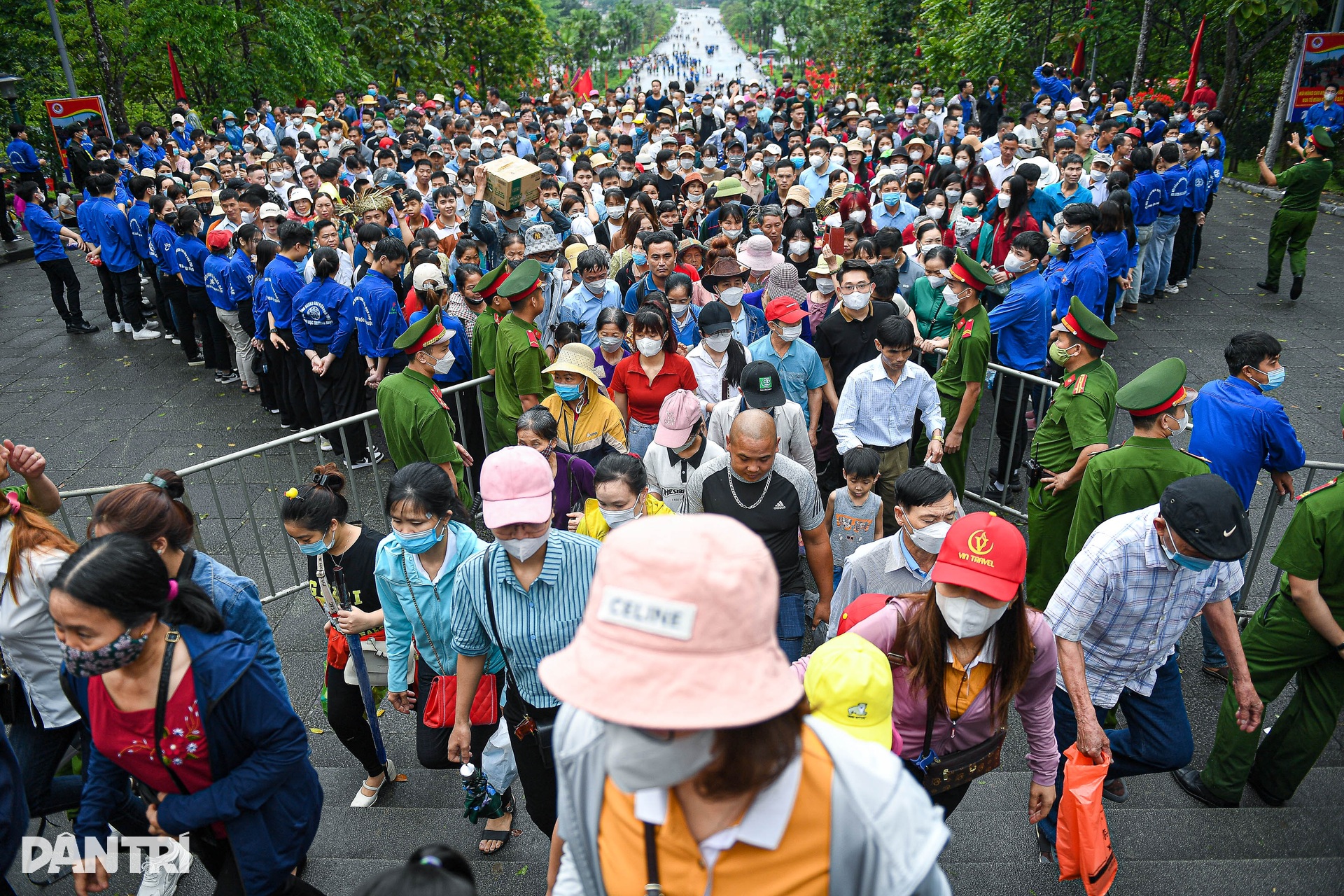 Chủ tịch nước Võ Văn Thưởng dâng hương tưởng nhớ các Vua Hùng - 6 Chủ tịch nước Võ Văn Thưởng dâng hương tưởng nhớ các Vua Hùng - 6