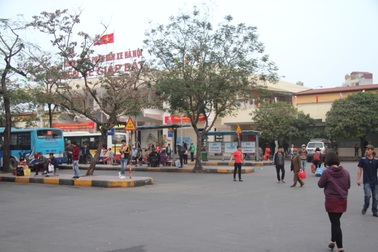 Hà Nội: Bến xe thông thoáng, đường phố ùn ứ chiều 27 Tết