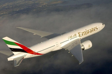 Sân bay chìm trong biển nước, khách bay lòng vòng 13 tiếng, hạ cánh chỗ cũ