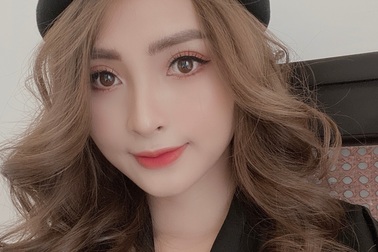 MC Huyền Trang “Mù Tạt” VTV: “Chị em tôi “đau đầu chóng mặt” vì bị giục lấy chồng”