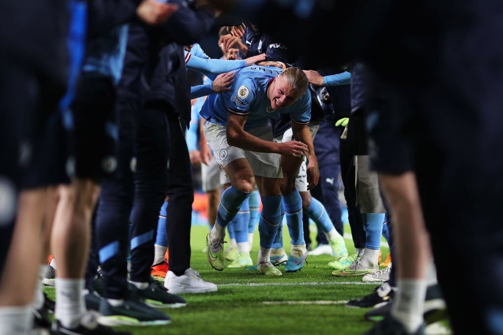 Haaland lập kỷ lục vô tiền khoáng hậu, Man City giành ngôi đầu bảng - 3 Haaland lập kỷ lục vô tiền khoáng hậu, Man City giành ngôi đầu bảng - 3