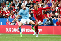 Erling Haaland đáp trả đối thủ trước đại chiến Man City - Liverpool