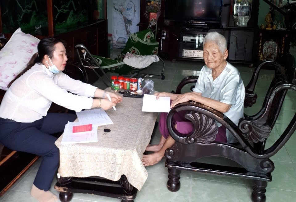 Cán bộ huyện đảo Phú Quốc “đi từng ngõ, gõ từng nhà” tìm lao động tự do - 1 Cán bộ huyện đảo Phú Quốc “đi từng ngõ, gõ từng nhà” tìm lao động tự do - 1