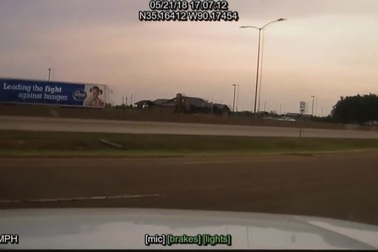 Toàn cảnh một vụ cảnh sát Mỹ rượt đuổi, vây bắt tội phạm trên đường cao tốc