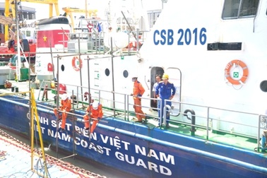 Khẩn trương sửa chữa tàu Cảnh sát biển bị tàu Trung Quốc đâm hỏng
