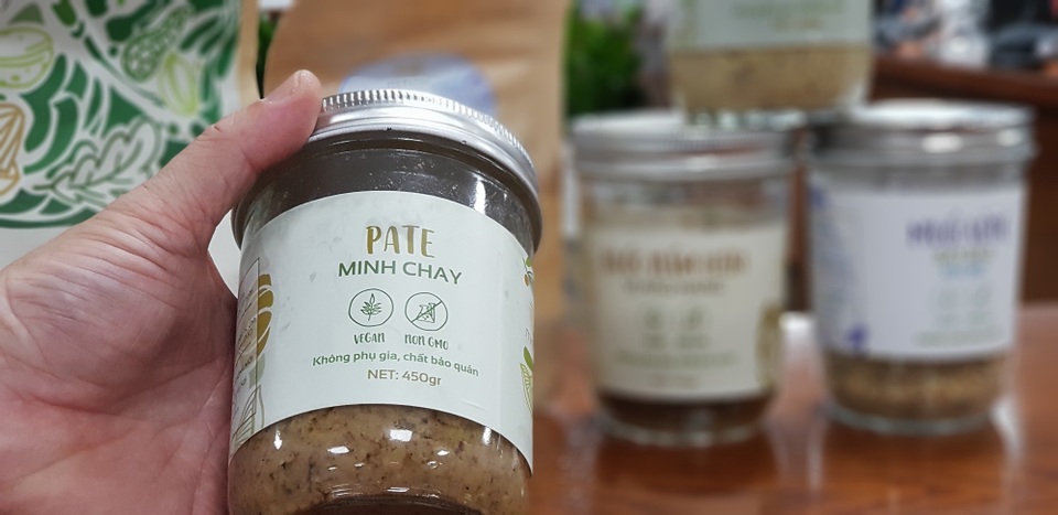 TP HCM: Rất khó thu hồi sản phẩm pate Minh Chay - 2 TP HCM: Rất khó thu hồi sản phẩm pate Minh Chay - 2