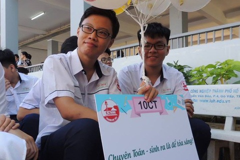 Nóng hổi "châm ngôn" của học trò Gia Định trong lễ khai giảng