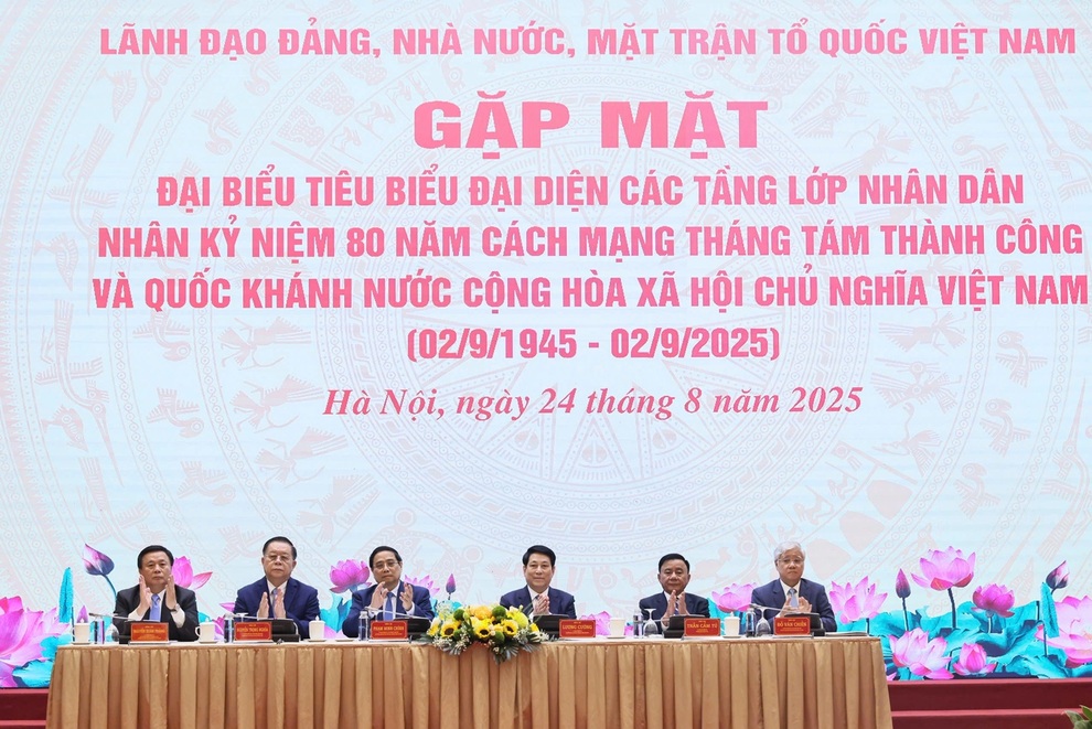 Doanh nhân Đỗ Quang Hiển được vinh danh nhờ thành tích xuất sắc đóng góp cho cộng đồng - 1