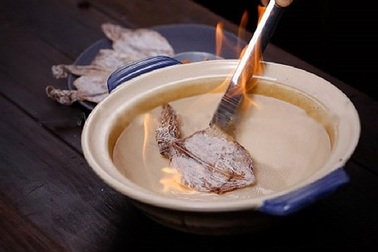 Nướng mực bằng cồn, nam thanh niên cháy nửa khuôn mặt