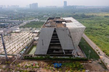 Trung tâm triển lãm hơn 800 tỷ đồng ở "đất vàng" TPHCM sau 11 năm thi công