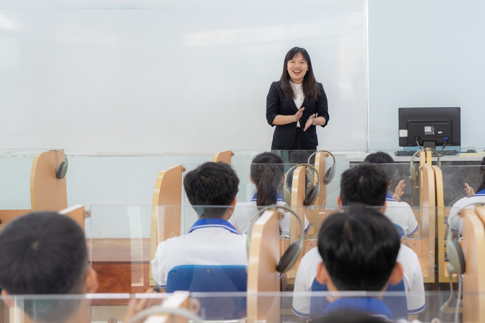 Chặn dòng lao động đi nước ngoài bất hợp pháp, cần phạt nặng những ai? - 5 Chặn dòng lao động đi nước ngoài bất hợp pháp, cần phạt nặng những ai? - 5