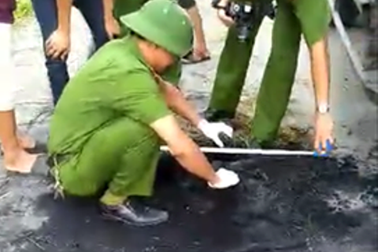 Xe tải đậu gần nhà bị kẻ gian táo tợn phóng hoả đốt trong đêm