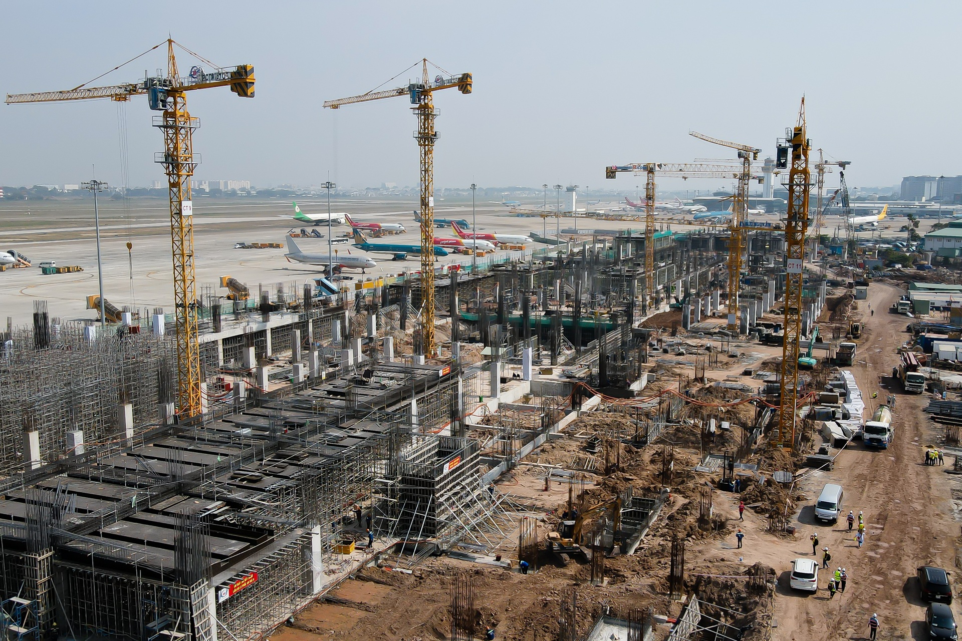 Công trường nhà ga giải cứu sân bay Tân Sơn Nhất dần lộ diện - 1 Công trường nhà ga giải cứu sân bay Tân Sơn Nhất dần lộ diện - 1