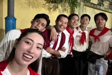 "Sốt" video Hoa hậu và diễn viên "Mưa đỏ" trả lời vì sao đất nước mình đẹp