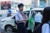 Học sinh TPHCM vào học trễ hơn: Nơi làm, nơi kẹt