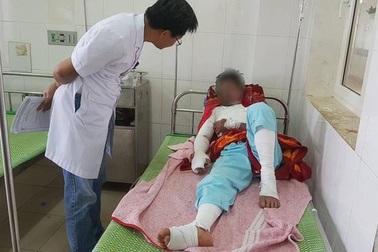 Vừa sạc pin vừa chơi game, nghe nhạc: Tự tay hại mình!