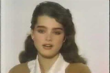 Người mẫu Brooke Shields bị ám ảnh suốt 40 năm vì cuộc phỏng vấn tàn nhẫn