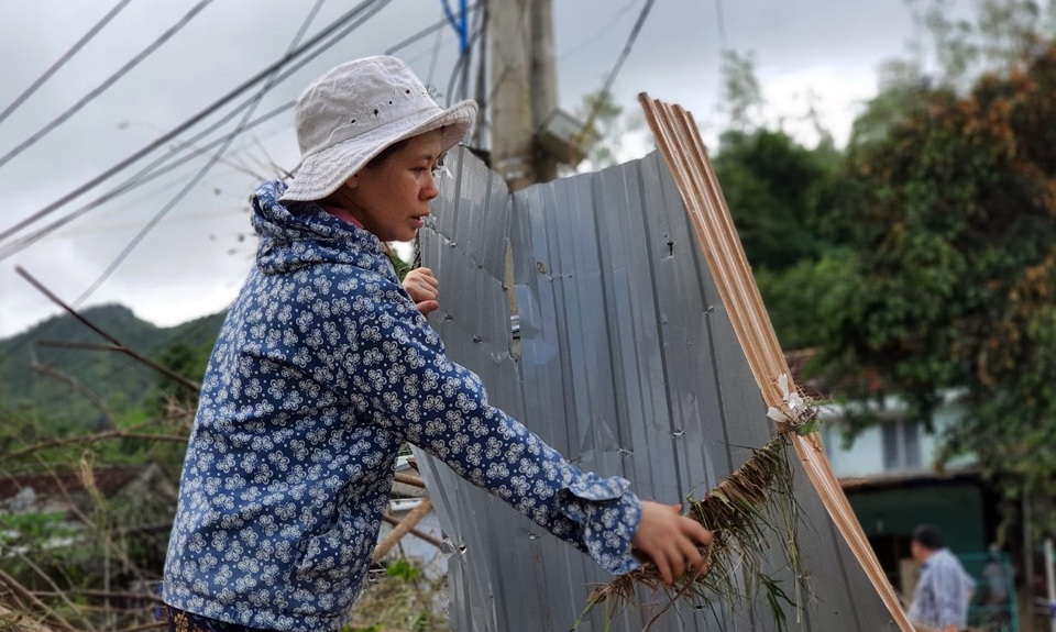 “Lũ lên quá nhanh, cuốn phăng mất mái ấm của gia đình tôi!” - 4