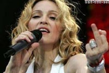 Than phiền về nói tục trong Live8 