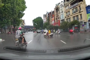 Tai nạn vì phóng nhanh trên đường trơn trượt