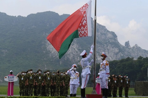 Thượng cờ các quốc gia tham dự Army Games 2021 tại Việt Nam