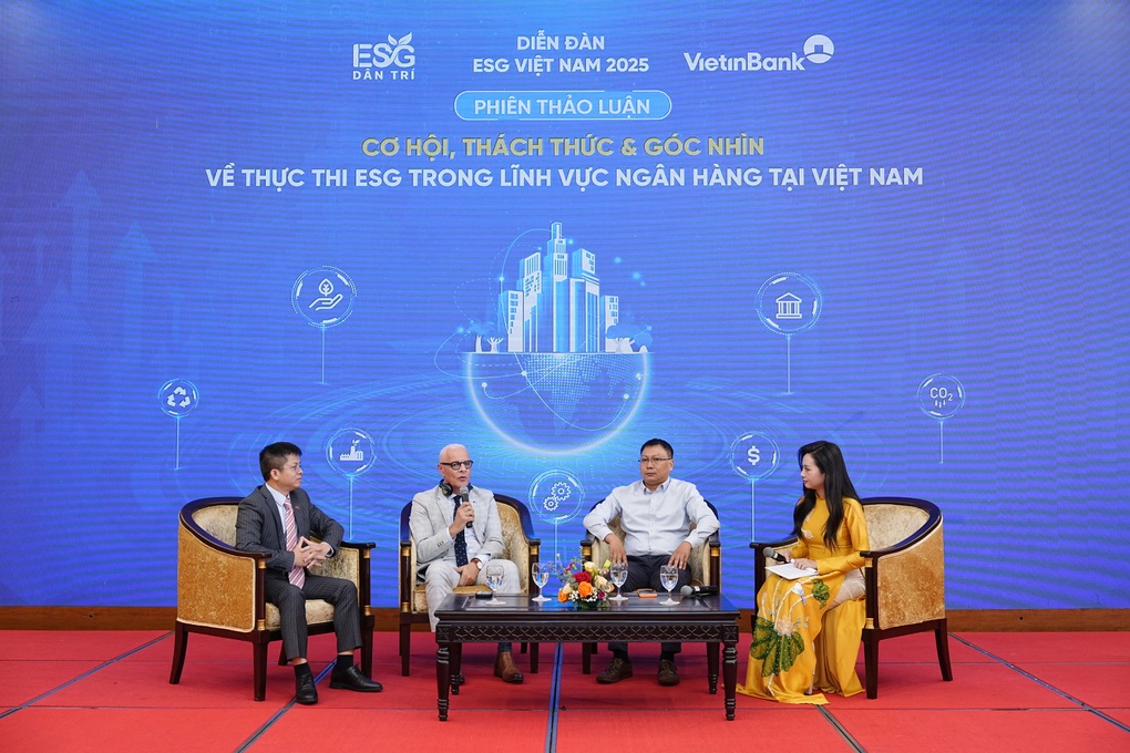 التحول الرقمي والحوكمة البيئية والاجتماعية والمؤسسية - قوة دافعة مزدوجة لتطوير الأعمال المستدامة - 1 Chuyển đổi số và ESG - Động lực kép cho doanh nghiệp phát triển bền vững - 1