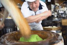 Thót tim xem màn giã bánh như đánh võ của nghệ nhân Nhật Bản