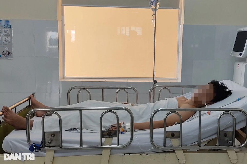 2 sinh viên ở TPHCM tử vong, nhiều người cấp cứu sau cuộc nhậu - 1 2 sinh viên ở TPHCM tử vong, nhiều người cấp cứu sau cuộc nhậu - 1